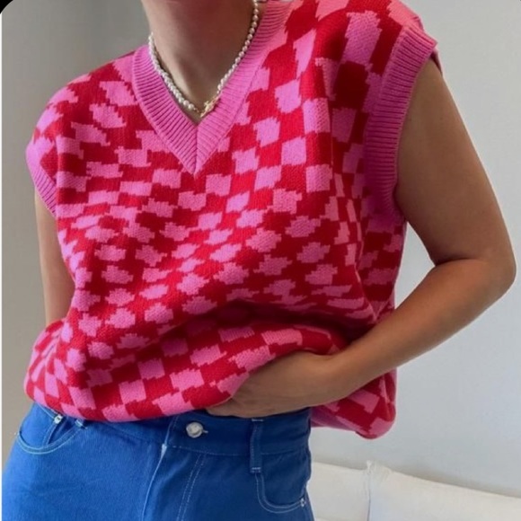 EVC Vintage Handmade Chunky Knit Hot Pink Deep V Sweater Vest - Picture 4 of 7